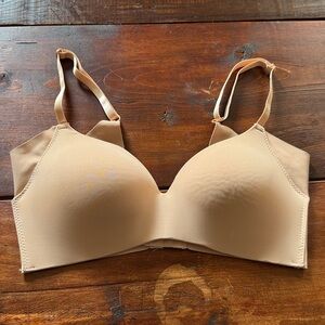 Smoothing back and side 36B light padding Figure Improving Technology Bra